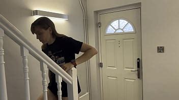 Provocación desnuda en las escaleras XVIDEOS