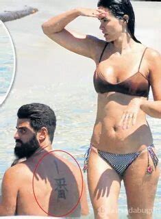 Hot Sexy Zeynep Camci Bikini Pics