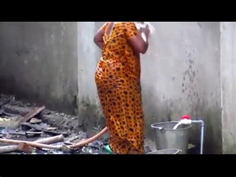 Indian Couple Bathing Out Side Xvideos