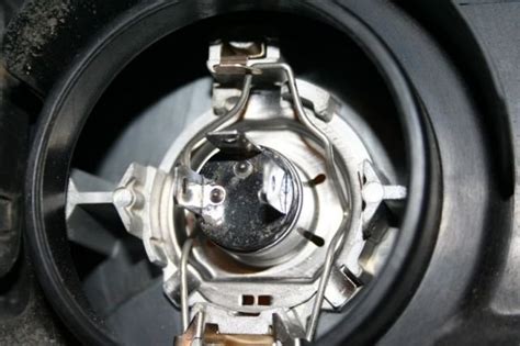 Как заменить лампочку поворотника на ниссан ноут