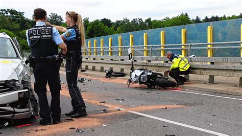 Konstanz Motorradfahrer bei Unfall lebensgefährlich verletzt SÜDKURIER