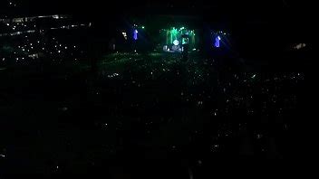 Bruce Dickinson follando con más de 40 mil personas XVIDEOS