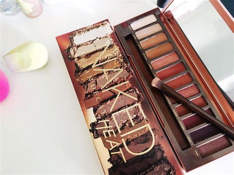 The Urban Decay Naked Heat Palette Full Review And Makeup Look Itsagirlsdream