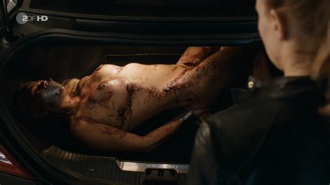 Naked Jenny Elvers in Böser Wolf