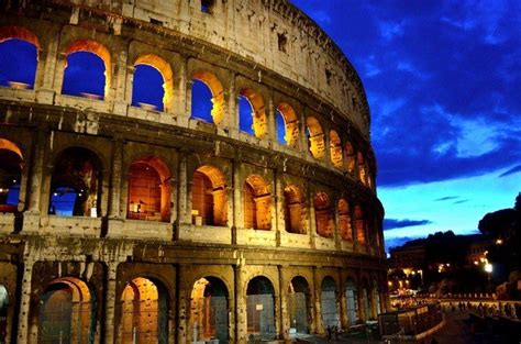 Miserable fotografía rastro información sobre el coliseo de roma