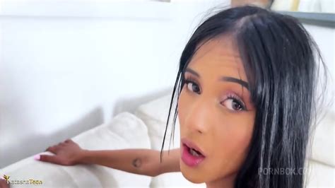 Belle Latina Maigre Se Termine Par L arrière Elina Sansd