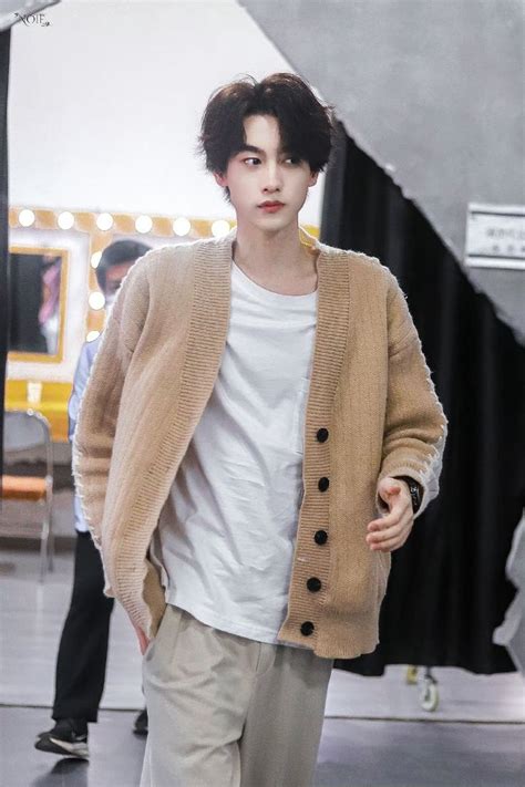 Tian XuNing Cute gay couples Chinese boy Erkenci kuş