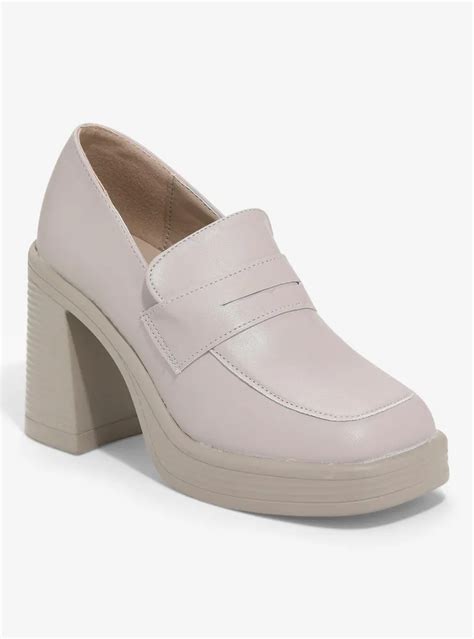Hot Topic Yoki Nude Chunky Loafer Heels Hamilton Place