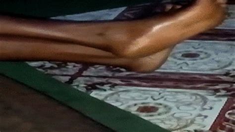 Akweleys Feet Crossed At Ankles From Side Way Angle Bigsteffs Ghana Foot Modeling Clips4sale