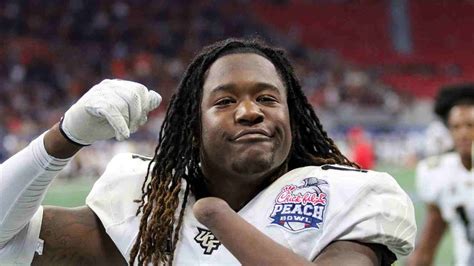 Former Seattle Seahawks Shaquem Griffin Nfl S First One Handed Player Announces Shock