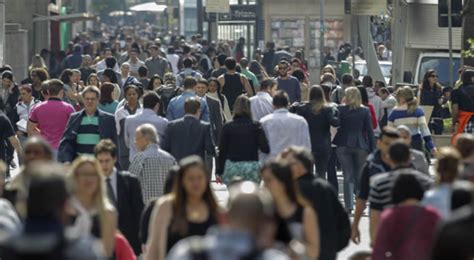 La población de América Latina y el Caribe alcanza 663 millones pero el crecimiento se