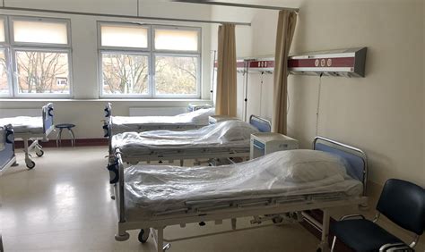 Szpital przy Arkońskiej zmienia się w zakaźny Trwa przewożenie