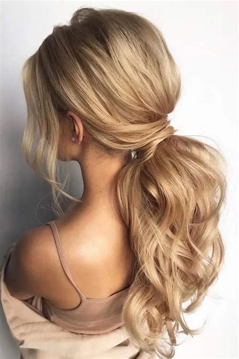 50 Easy And Cute Graduation Hairstyles For Long Hair To Pair With Your