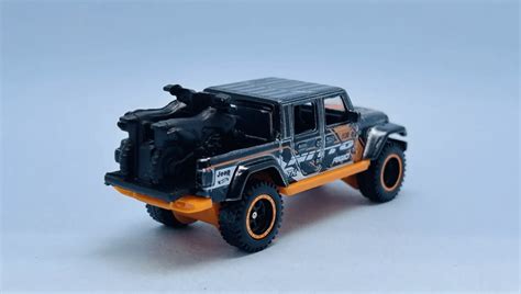 Машинка Базовая Hot Wheels 20 Jeep Gladiator Super Treasure Hunt STH Dirt 1 64 JBC40 Black