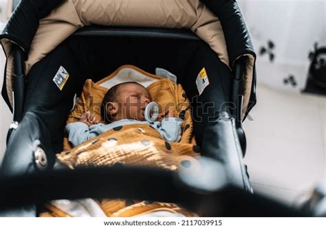 1154 Mom Covering Kid Blanket Images Stock Photos And Vectors