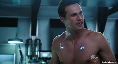 Brett Dalton Nude Leaked Pictures Videos Celebritygay