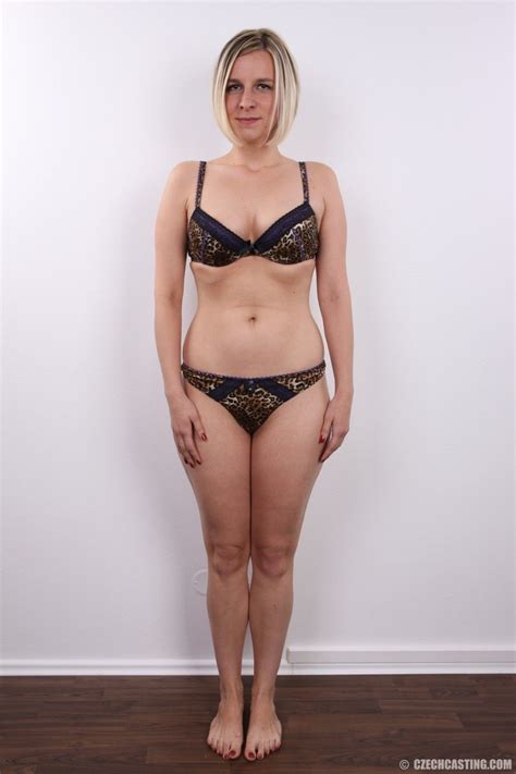 Sexy Housewife Poses Naked In These Casting Pics At Foxy Smutm