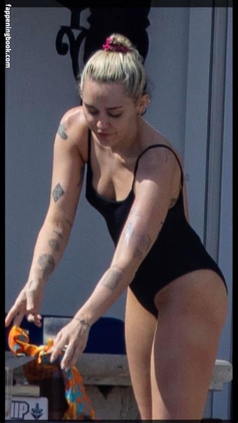 Miley Cyrus Mileycyrus Nude OnlyFans Leaks The Fappening Photo 1774532 FappeningBook