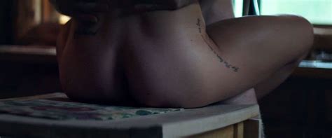 Nadine Crocker Nude Cabin Fever Hd P Thefappening