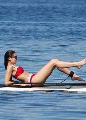 Hailee Steinfeld In Red Bikini Paddleboarding In Hawaii Gotceleb