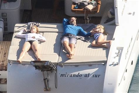 Pics Amy Adams Shows Off Her Bikini Body On Yacht In Italy