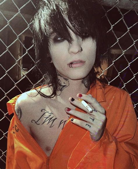 Johnnie Guilbert Johnnie Guilbert Cute Emo Guys Hot Emo Guy