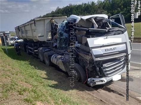 Acidente Entre Carretas Provoca Congestionamento Na Castelinho Em Itu