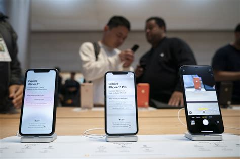 About 130,000 iPhone 11s sold on 1st day in S. Korea—industry | Inquirer Technology