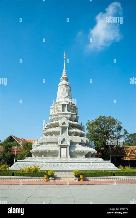 The Silver Pagoda Phnom Penh Cambodia Asia Stock Photo Alamy