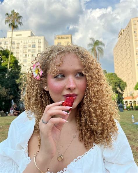 Must Try Blonde Curly Hair