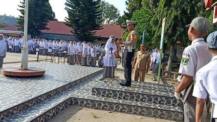kapolres agam sebagai inspektur upacara  smanegri  lubuk basung