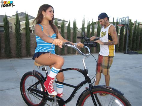 Teen In Distress With Kelly Madison Z BTS IMG Porn