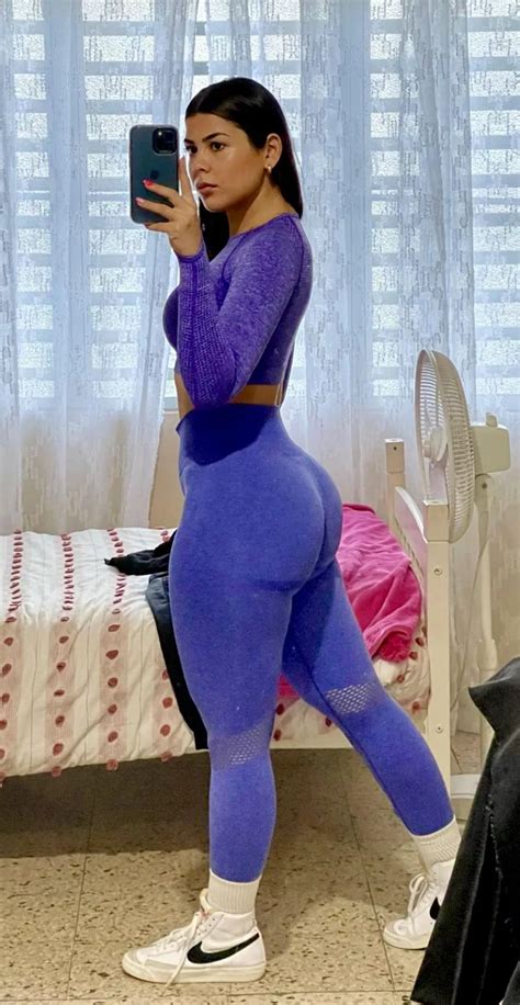 Selfie Nudes YogaPants NUDE PICS ORG