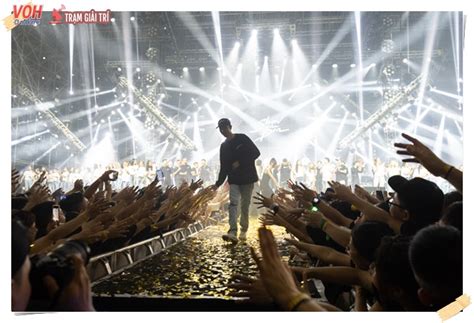 Show của Đen Hot girl Tây Hồ lần đầu xuất hiện trùm cuối khiến khán