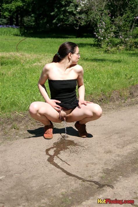Hotpissing Hotpissing Model Set Outdoor Peeing Xxx Hdvideo Xxx Porn Pics
