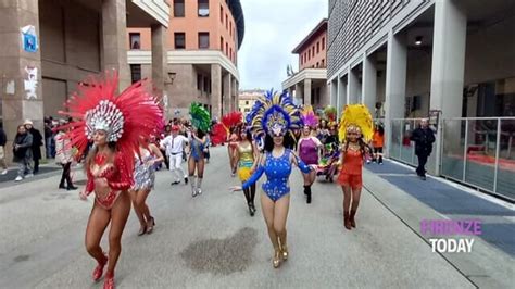 La Sfilata Del Carnevale Del Quartiere San Donato Video