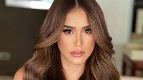 En bikini Yanet García demuestra que el rojo es el color más trendy