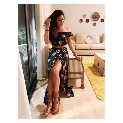 image      people  indoor kritika kamra