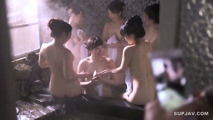 A Bit Of A Dangerous Neighborhood Association Hot Spring Trip Cast S