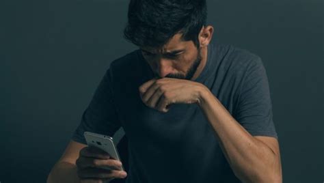 Miley Cyrus Faces Backlash For Telling Fans You Don T Have To Be Gay And Encouraging Straight