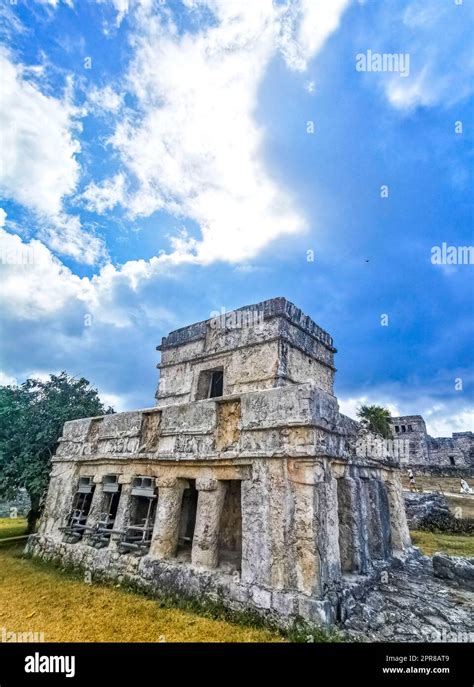 Ruinas Antiguas De Tulum Sitio Maya Con Ruinas De Templos Pir Mides Y