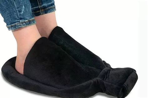 Amazon Is Selling A Hot Water Bottle For Your Feet And Its Perfect For Cold Nights Mirror