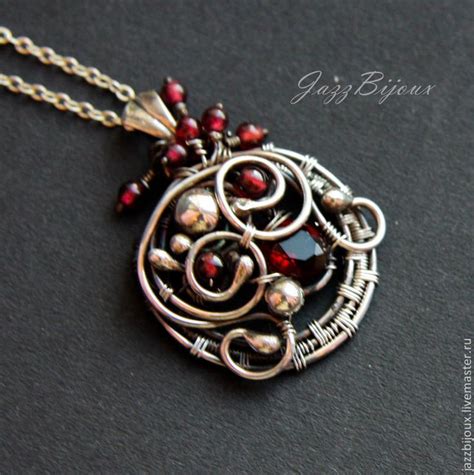 Серебряный кулон с гранатом и кварцем