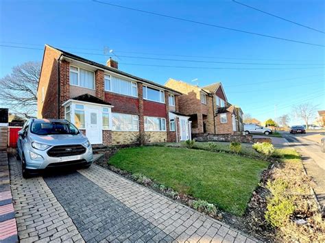 3 Bed Semi Detached House For Sale In Kenilworth Drive Rainham