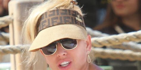 Sylwia Peretti kusi wdziękami na plaży w Sopocie Królowa życia w bikini