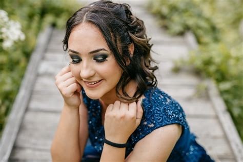 Image Libre Brunette Jolie Fille Portrait Jeune Femme Souriant Posant Attrayant Nature