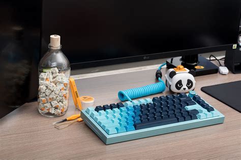 Nhân Glorious ra GMMK PRO RGB phiên bảnPre built so sánh với bản barebone hot swap gốc và liệu