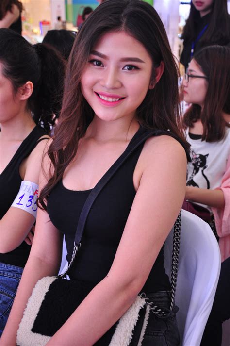 Hot Girl H I Ph Ng B N Gia V Th N H Nh G I C M