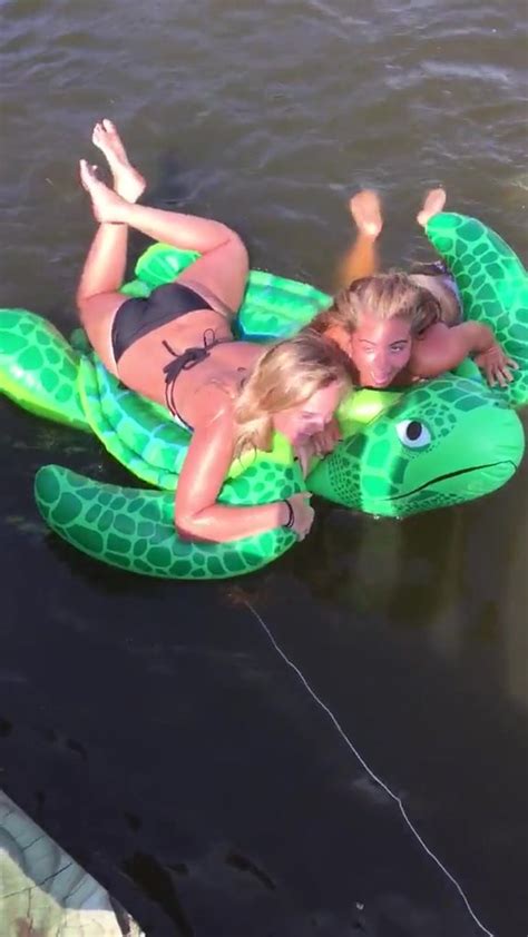 Girl Loses Bikini Bottoms Thisvid