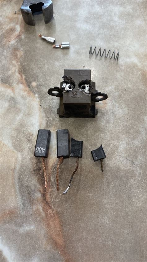 •35• Замена щеток генератора — Toyota Vitz (10), 1 л, 2001 года ...